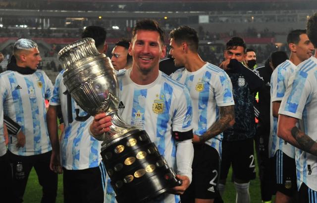 世界杯直播下载-美洲杯夺冠纪念赛变超越贝利赛，梅西边哭边快乐