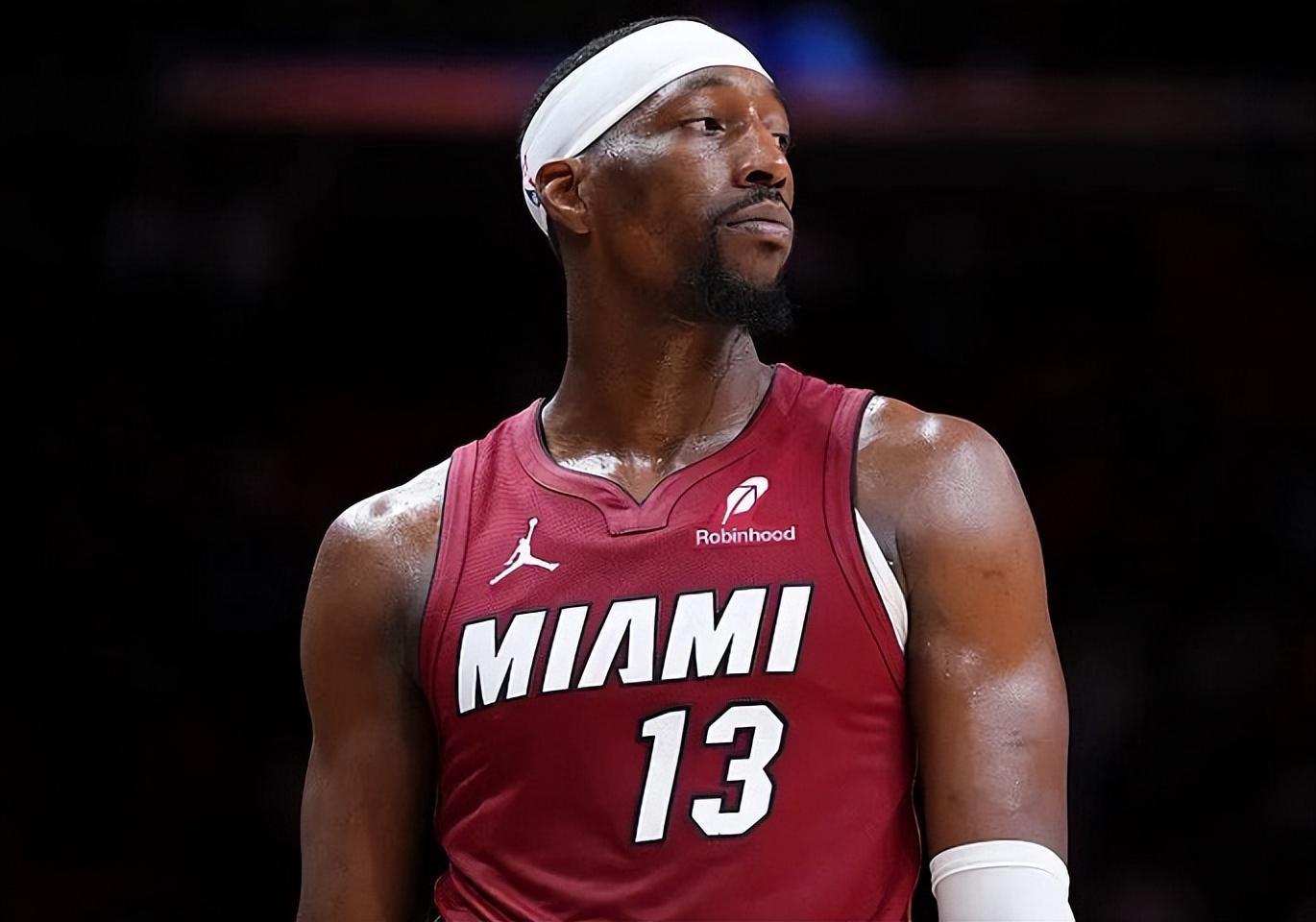 世界杯手机观看-32分10助！三分球8中8！历史首人！CBA弃将创造NBA奇迹